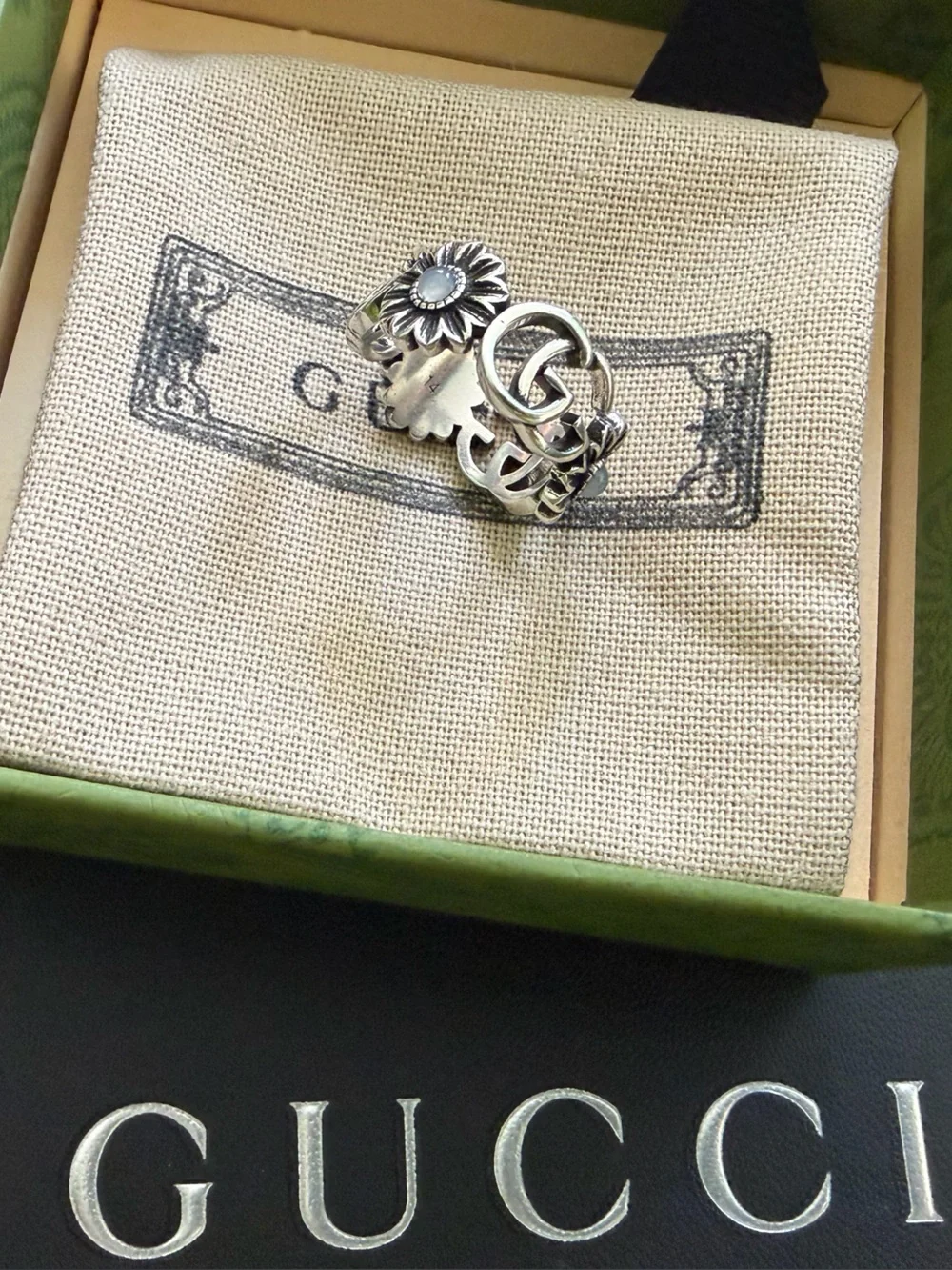 Gucci Silver Daisy Logo Ring with Light Green Ribbon